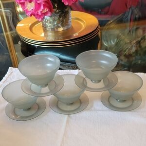 Tupperware Frosted Gray Dessert Bowls Set